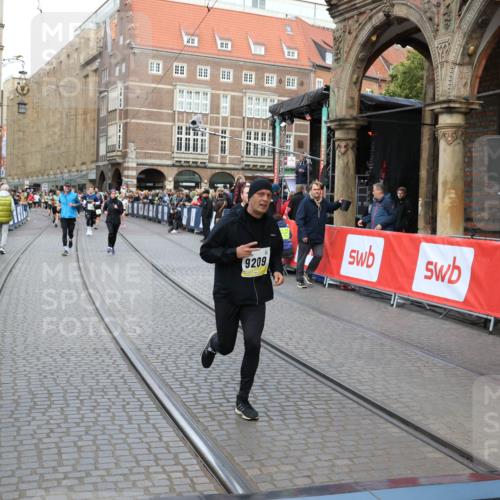 05.10.2025 - 20. swb-Marathon Bremen Yannick Fuchs http://msf.ph/oto/9248326 05.10.2025 10:52:46 Ziel 8888, 9209, 9439, 9517, 9903, 10388, 10548, 11283, 11413 meine-sportfotos.de