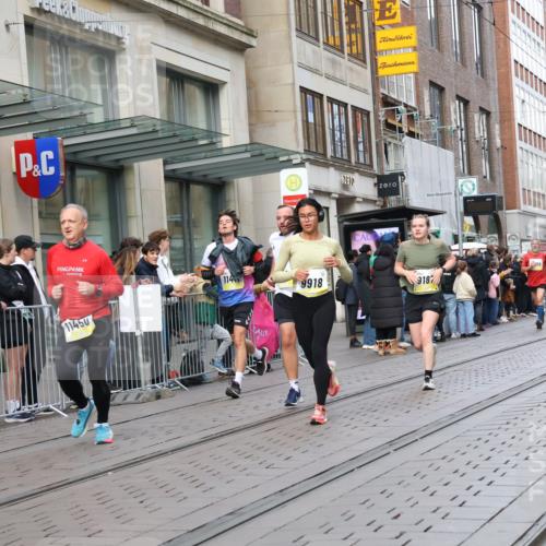 05.10.2025 - 20. swb-Marathon Bremen Strokosch-Dieckow http://msf.ph/oto/9248359 05.10.2025 10:52:42 Ziel 9187, 9284, 9449, 9501, 9650, 9703, 9830, 9834, 9918, 9985, 10064, 10128, 10242, 10308, 10309, 10349, 10460, 10466, 10514, 10539, 10779, 10955, 10958, 10997, 11259, 11300, 11377, 11398, 11411, 11450, 11512, 11722, 9187, 9284, 9449, 9501, 9650, 9703, 9830, 9834, 9918, 9985, 10064, 10128, 10242, 10308, 10309, 10349, 10460, 10466, 10514, 10539, 10779, 10955, 10958, 10997, 11398, 11450, 11722 meine-sportfotos.de