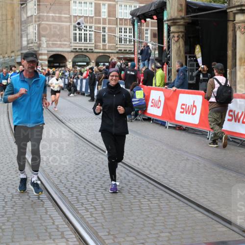 05.10.2025 - 20. swb-Marathon Bremen Yannick Fuchs http://msf.ph/oto/9248384 05.10.2025 10:52:50 Ziel 9209, 9517, 10548, 10833, 11012, 11587 meine-sportfotos.de