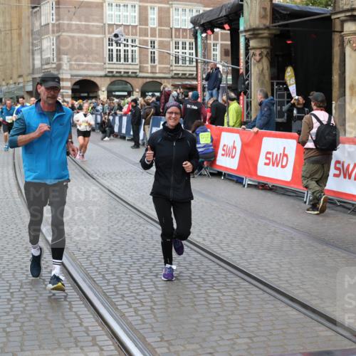 05.10.2025 - 20. swb-Marathon Bremen Yannick Fuchs http://msf.ph/oto/9248395 05.10.2025 10:52:50 Ziel 9209, 9517, 10548, 10833, 11012, 11587 meine-sportfotos.de