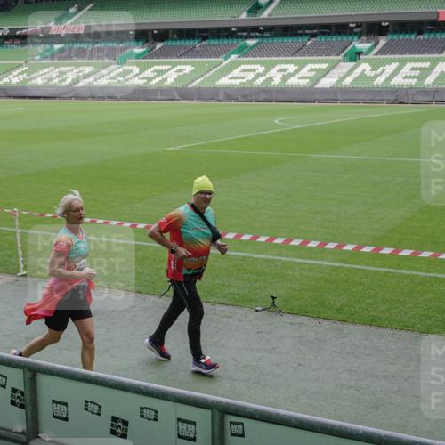 05.10.2025 - 20. swb-Marathon Bremen Michael Burmester http://msf.ph/oto/9248500 05.10.2025 10:39:12 Laufen im Stadion 7199, 7654, 7788, 7979, 8123, 9002, 9182, 9184, 9224, 9225, 9228, 9229, 9235, 9269, 9300, 9315, 9322, 9324, 9325, 9331, 9335, 9379, 9394, 9398, 9409, 9515, 9523, 9610, 9628, 9644, 9660, 9668, 9713, 9752, 9765, 9782, 9850, 9890, 9908, 9927, 9944, 9978, 9998, 10018, 10021, 10106, 10142, 10207, 10213, 10238, 10255, 10258, 10289, 10297, 10371, 10374, 10404, 10405, 10426, 10439, 10446, 10483, 10498, 10511, 10529, 10531, 10551, 10557, 10567, 10623, 10734, 10749, 10853 meine-sportfotos.de