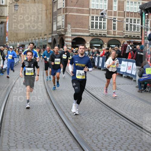 05.10.2025 - 20. swb-Marathon Bremen Yannick Fuchs http://msf.ph/oto/9248534 05.10.2025 10:52:52 Ziel 9209, 9214, 9517, 9581, 10833, 11012, 11382, 11417, 11587 meine-sportfotos.de