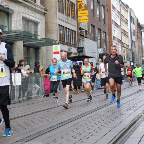 05.10.2025 - 20. swb-Marathon Bremen Strokosch-Dieckow http://msf.ph/oto/9248620 05.10.2025 10:52:50 Ziel 7251, 9187, 9263, 9449, 9539, 9650, 9703, 9834, 9918, 9956, 10064, 10128, 10242, 10317, 10349, 10460, 10466, 10539, 10779, 10806, 10958, 10993, 11174, 11175, 11259, 11300, 11377, 11398, 11411, 11450, 11510, 11512, 11722, 7251, 9187, 9263, 9449, 9539, 9650, 9703, 9834, 9918, 9956, 10064, 10128, 10242, 10317, 10349, 10460, 10466, 10539, 10779, 10806, 10958, 10993, 11174, 11398, 11450, 11722 meine-sportfotos.de