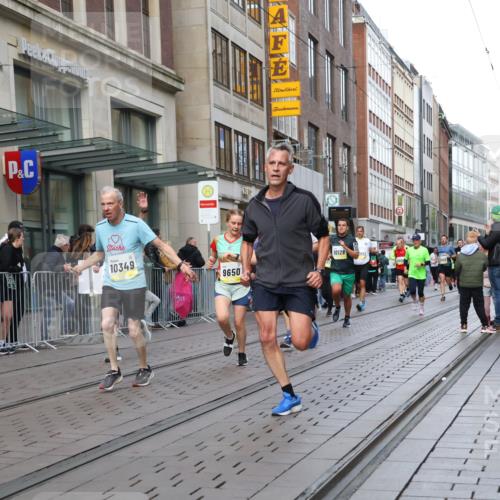 05.10.2025 - 20. swb-Marathon Bremen Strokosch-Dieckow http://msf.ph/oto/9248660 05.10.2025 10:52:51 Ziel 7193, 7251, 9187, 9263, 9449, 9539, 9650, 9703, 9717, 9834, 9918, 9956, 10057, 10064, 10128, 10242, 10317, 10349, 10460, 10466, 10539, 10779, 10806, 10958, 10993, 11174, 11175, 11259, 11300, 11377, 11398, 11411, 11450, 11510, 11512, 11722, 7193, 7251, 9187, 9263, 9449, 9539, 9650, 9703, 9717, 9834, 9918, 9956, 10057, 10064, 10128, 10242, 10317, 10349, 10460, 10466, 10539, 10779, 10806, 10958, 10993, 11174, 11398, 11450, 11722 meine-sportfotos.de