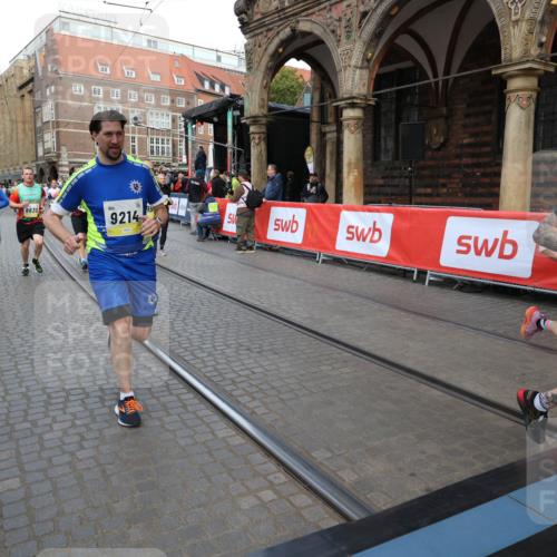 05.10.2025 - 20. swb-Marathon Bremen Yannick Fuchs http://msf.ph/oto/9248727 05.10.2025 10:52:54 Ziel 9214, 9284, 9501, 9517, 9581, 9830, 10308, 10309, 10514, 10833, 10997, 11012, 11382, 11417, 11587 meine-sportfotos.de