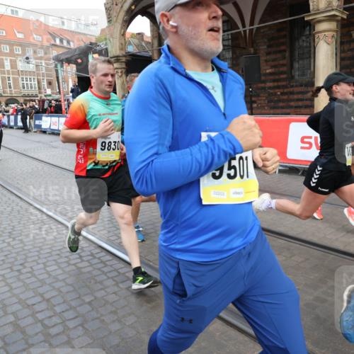 05.10.2025 - 20. swb-Marathon Bremen Yannick Fuchs http://msf.ph/oto/9248888 05.10.2025 10:52:56 Ziel 9214, 9284, 9501, 9581, 9830, 9985, 10308, 10309, 10514, 10833, 10997, 11012, 11382, 11417, 11587 meine-sportfotos.de