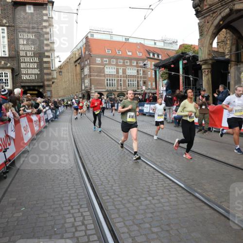 05.10.2025 - 20. swb-Marathon Bremen Yannick Fuchs http://msf.ph/oto/9248997 05.10.2025 10:53:05 Ziel 9187, 9918, 9985, 10064, 10779, 10955, 11450, 11722 meine-sportfotos.de