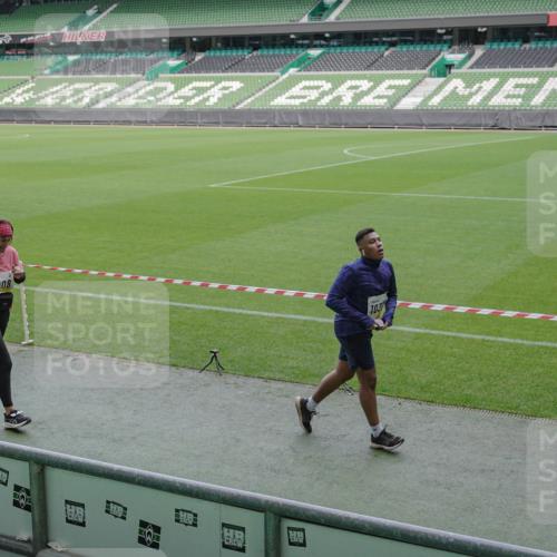 05.10.2025 - 20. swb-Marathon Bremen Michael Burmester http://msf.ph/oto/9248999 05.10.2025 10:39:31 Laufen im Stadion 7199, 7654, 7779, 7788, 7789, 7979, 8123, 9002, 9180, 9186, 9224, 9225, 9228, 9315, 9324, 9325, 9379, 9398, 9419, 9515, 9523, 9610, 9628, 9644, 9661, 9662, 9668, 9713, 9765, 9780, 9786, 9850, 9908, 9927, 9944, 9998, 10018, 10021, 10025, 10106, 10142, 10185, 10192, 10207, 10213, 10238, 10255, 10258, 10289, 10371, 10374, 10405, 10426, 10462, 10498, 10529, 10531, 10551, 10557, 10567, 10587, 10597, 10603, 10604, 10734, 10749, 10853, 9182, 9184, 9229, 9269, 9300, 9394 meine-sportfotos.de
