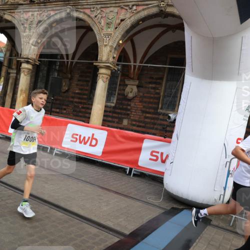 05.10.2025 - 20. swb-Marathon Bremen Yannick Fuchs http://msf.ph/oto/9249025 05.10.2025 10:53:07 Ziel 9187, 9650, 9918, 10064, 10539, 10779, 10955, 11259, 11398, 11411, 11450, 11722 meine-sportfotos.de