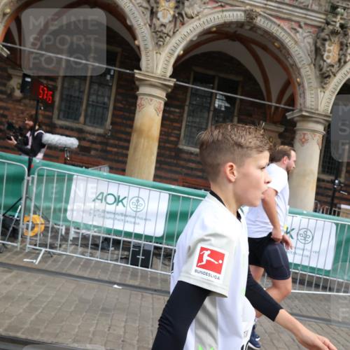 05.10.2025 - 20. swb-Marathon Bremen Yannick Fuchs http://msf.ph/oto/9249056 05.10.2025 10:53:11 Ziel 9187, 9650, 9918, 10064, 10128, 10539, 10779, 11259, 11300, 11398, 11411, 11450, 11722 meine-sportfotos.de
