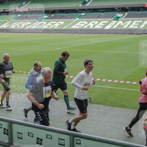 05.10.2025 - 20. swb-Marathon Bremen Michael Burmester http://msf.ph/oto/9249071 05.10.2025 10:39:33 Laufen im Stadion 7199, 7654, 7779, 7788, 7789, 7979, 8123, 9002, 9180, 9186, 9224, 9225, 9228, 9286, 9315, 9324, 9325, 9379, 9398, 9419, 9515, 9523, 9610, 9628, 9644, 9661, 9662, 9668, 9713, 9765, 9780, 9786, 9850, 9901, 9908, 9927, 9944, 9998, 10018, 10021, 10025, 10157, 10185, 10192, 10207, 10238, 10255, 10258, 10289, 10371, 10374, 10426, 10462, 10498, 10531, 10551, 10557, 10567, 10587, 10597, 10603, 10604, 10734, 10749, 9182, 9184, 9229, 9269, 9300, 9379, 9394 meine-sportfotos.de