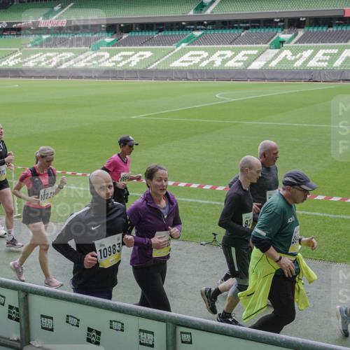 05.10.2025 - 20. swb-Marathon Bremen Michael Burmester http://msf.ph/oto/9249129 05.10.2025 10:39:35 Laufen im Stadion 7199, 7654, 7779, 7788, 7789, 7979, 8123, 9002, 9180, 9186, 9220, 9224, 9225, 9228, 9286, 9315, 9324, 9325, 9398, 9419, 9515, 9523, 9610, 9628, 9644, 9661, 9662, 9668, 9713, 9765, 9780, 9786, 9850, 9901, 9908, 9927, 9944, 9998, 10018, 10021, 10025, 10157, 10185, 10192, 10207, 10238, 10255, 10258, 10289, 10371, 10374, 10422, 10426, 10451, 10462, 10498, 10531, 10551, 10557, 10567, 10587, 10597, 10603, 10604, 10734, 10749, 9182, 9184, 9229, 9269, 9300, 9379, 9394 meine-sportfotos.de