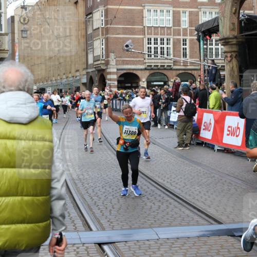 05.10.2025 - 20. swb-Marathon Bremen Yannick Fuchs http://msf.ph/oto/9249207 05.10.2025 10:53:14 Ziel 9650, 9703, 10064, 10128, 10349, 10466, 10539, 11259, 11300, 11398, 11411, 11450 meine-sportfotos.de