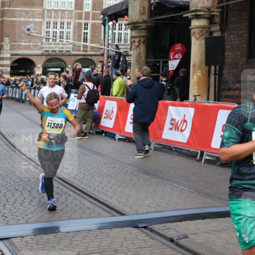 05.10.2025 - 20. swb-Marathon Bremen Yannick Fuchs http://msf.ph/oto/9249240 05.10.2025 10:53:14 Ziel 9650, 9703, 10064, 10128, 10349, 10466, 10539, 11259, 11300, 11398, 11411, 11450 meine-sportfotos.de