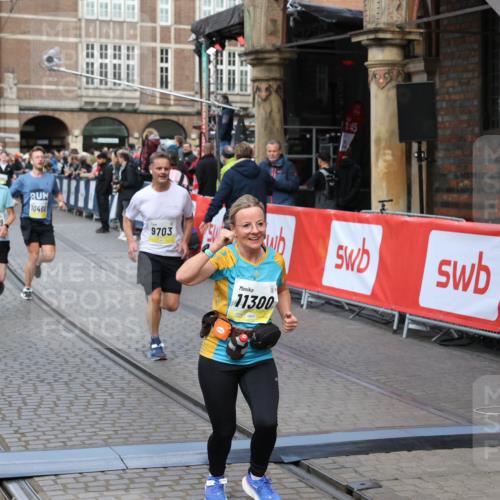 05.10.2025 - 20. swb-Marathon Bremen Yannick Fuchs http://msf.ph/oto/9249298 05.10.2025 10:53:15 Ziel 9449, 9650, 9703, 10128, 10242, 10349, 10466, 10539, 11259, 11300, 11398, 11411, 11450 meine-sportfotos.de