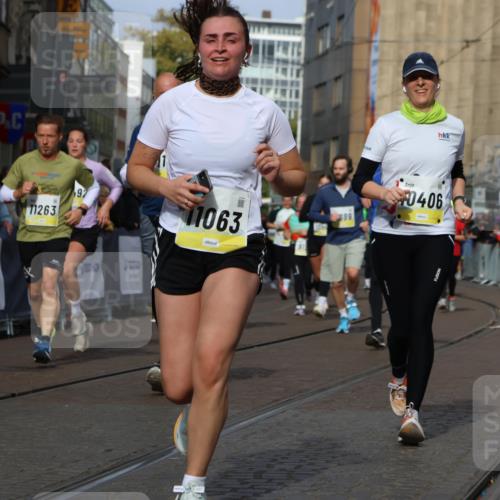 05.10.2025 - 20. swb-Marathon Bremen Strokosch-Dieckow http://msf.ph/oto/9249307 05.10.2025 11:00:18 Ziel 9495, 10067, 10406, 10492, 10504, 10794, 10985, 11063, 11263, 11424, 11699 meine-sportfotos.de
