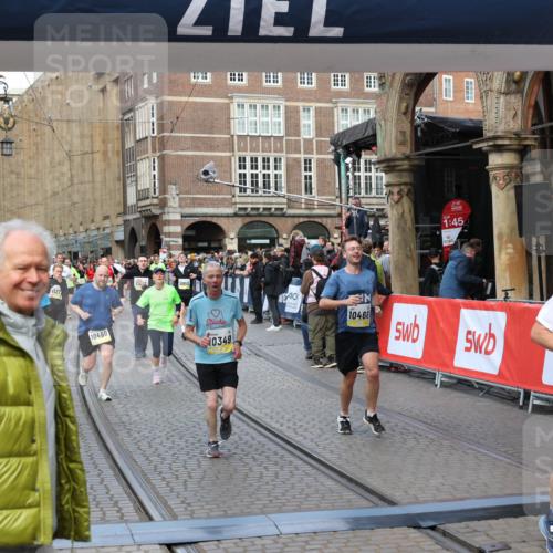 05.10.2025 - 20. swb-Marathon Bremen Yannick Fuchs http://msf.ph/oto/9249405 05.10.2025 10:53:17 Ziel 9449, 9650, 9703, 9834, 10128, 10242, 10349, 10460, 10466, 10539, 10958, 11259, 11300, 11377, 11411, 11512 meine-sportfotos.de