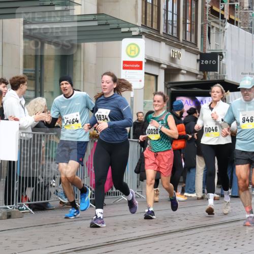 05.10.2025 - 20. swb-Marathon Bremen Strokosch-Dieckow http://msf.ph/oto/9249437 05.10.2025 10:53:21 Ziel 9238, 9461, 9464, 9494, 9569, 9701, 9934, 10020, 10310, 10369, 10416, 10468, 10642, 10696, 10906, 10925, 10934, 10966, 11046, 11141, 11246, 11383, 11445, 11533, 11545, 9238, 9461, 9464, 9494, 9569, 9701, 9934, 10020, 10310, 10369, 10416, 10468, 10642, 10696, 10906, 10925, 10934, 10966, 11046, 11141, 11246, 11383, 11445, 11533 meine-sportfotos.de