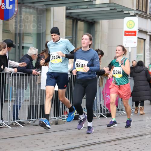 05.10.2025 - 20. swb-Marathon Bremen Strokosch-Dieckow http://msf.ph/oto/9249448 05.10.2025 10:53:22 Ziel 9238, 9461, 9464, 9494, 9569, 9701, 9934, 10020, 10046, 10310, 10416, 10616, 10642, 10696, 10906, 10925, 10966, 11046, 11141, 11246, 11383, 11445, 11533, 9238, 9461, 9464, 9494, 9569, 9701, 9934, 10020, 10046, 10310, 10416, 10616, 10642, 10696, 10906, 10925, 10966, 11046, 11141, 11246, 11383, 11445, 11533 meine-sportfotos.de