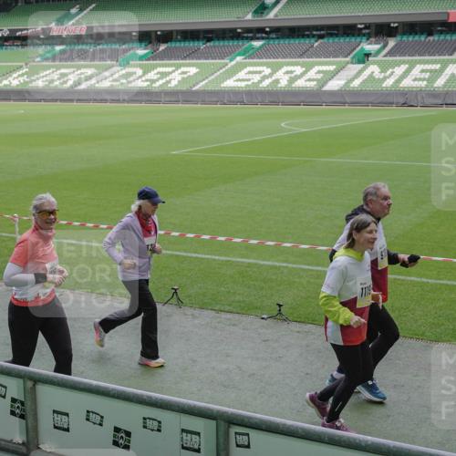 05.10.2025 - 20. swb-Marathon Bremen Michael Burmester http://msf.ph/oto/9249555 05.10.2025 10:39:48 Laufen im Stadion 7199, 7654, 7779, 7789, 7979, 9002, 9180, 9186, 9220, 9224, 9225, 9228, 9241, 9286, 9315, 9325, 9419, 9515, 9523, 9554, 9571, 9610, 9619, 9628, 9644, 9661, 9662, 9668, 9713, 9765, 9780, 9786, 9850, 9901, 9908, 9931, 9944, 9976, 10018, 10021, 10025, 10157, 10185, 10192, 10207, 10238, 10255, 10258, 10286, 10289, 10371, 10374, 10383, 10422, 10426, 10451, 10462, 10531, 10532, 10542, 10557, 10567, 10587, 10597, 10603, 10604, 10619, 10749, 9229, 9324, 9379 meine-sportfotos.de