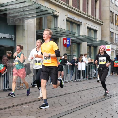 05.10.2025 - 20. swb-Marathon Bremen Strokosch-Dieckow http://msf.ph/oto/9249562 05.10.2025 10:53:25 Ziel 9238, 9456, 9461, 9464, 9494, 9548, 9569, 9701, 9934, 10020, 10046, 10310, 10416, 10484, 10616, 10642, 10696, 10785, 10906, 10925, 10966, 11046, 11141, 11246, 11383, 11445, 11533, 9238, 9456, 9461, 9464, 9494, 9548, 9569, 9701, 9934, 10020, 10046, 10310, 10416, 10484, 10616, 10642, 10696, 10785, 10906, 10925, 10966, 11046, 11141, 11246, 11383, 11445, 11533 meine-sportfotos.de