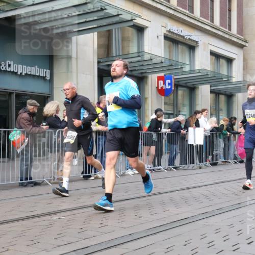 05.10.2025 - 20. swb-Marathon Bremen Strokosch-Dieckow http://msf.ph/oto/9249607 05.10.2025 10:53:27 Ziel 9238, 9313, 9456, 9461, 9464, 9494, 9548, 9569, 9701, 9934, 10020, 10046, 10163, 10310, 10416, 10484, 10616, 10642, 10696, 10785, 10906, 10925, 10966, 11046, 11141, 11152, 11246, 11383, 11445, 11533, 9238, 9313, 9456, 9461, 9464, 9494, 9548, 9569, 9701, 9934, 10020, 10046, 10163, 10310, 10416, 10484, 10616, 10642, 10696, 10785, 10906, 10925, 10966, 11046, 11141, 11152, 11246, 11383, 11445, 11533 meine-sportfotos.de