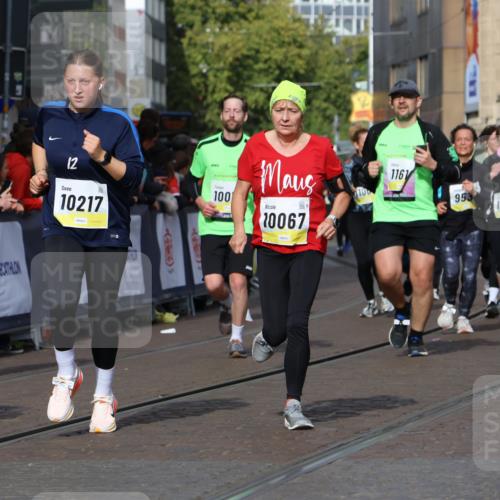 05.10.2025 - 20. swb-Marathon Bremen Strokosch-Dieckow http://msf.ph/oto/9249644 05.10.2025 11:00:25 Ziel 7178, 7215, 9173, 9177, 9531, 10063, 10067, 10071, 10217, 10504, 10794, 10930, 11003, 11255, 11534, 11595, 11610, 11619, 11699 meine-sportfotos.de