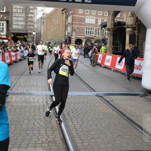 05.10.2025 - 20. swb-Marathon Bremen Yannick Fuchs http://msf.ph/oto/9249767 05.10.2025 10:53:22 Ziel 9449, 9703, 9834, 9956, 10242, 10349, 10460, 10466, 10806, 10958, 10993, 11377, 11510, 11512 meine-sportfotos.de