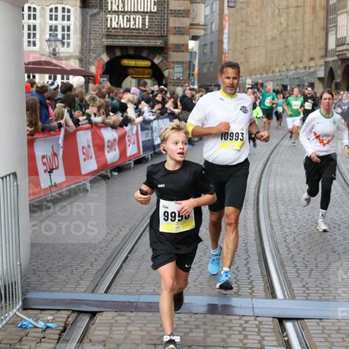 05.10.2025 - 20. swb-Marathon Bremen Yannick Fuchs http://msf.ph/oto/9249859 05.10.2025 10:53:24 Ziel 9449, 9539, 9834, 9956, 10242, 10317, 10349, 10460, 10466, 10806, 10958, 10993, 11175, 11377, 11510, 11512 meine-sportfotos.de