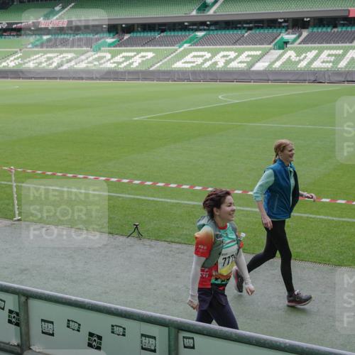 05.10.2025 - 20. swb-Marathon Bremen Michael Burmester http://msf.ph/oto/9249863 05.10.2025 10:39:57 Laufen im Stadion 7654, 7779, 7789, 7799, 7979, 9002, 9180, 9186, 9220, 9224, 9225, 9228, 9241, 9275, 9286, 9308, 9315, 9325, 9387, 9419, 9423, 9515, 9523, 9552, 9554, 9571, 9610, 9615, 9619, 9623, 9644, 9661, 9662, 9713, 9721, 9780, 9786, 9866, 9901, 9908, 9931, 9944, 9976, 10018, 10021, 10025, 10157, 10160, 10185, 10192, 10207, 10238, 10286, 10289, 10374, 10383, 10422, 10426, 10451, 10462, 10531, 10532, 10542, 10567, 10587, 10597, 10603, 10604, 10619, 10674, 10699, 10737, 10749 meine-sportfotos.de