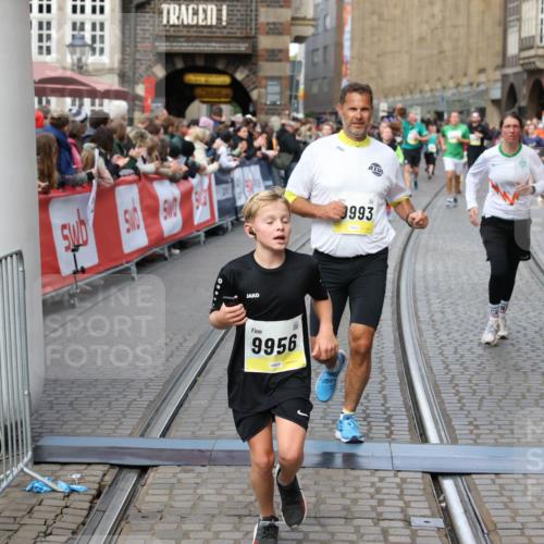 05.10.2025 - 20. swb-Marathon Bremen Yannick Fuchs http://msf.ph/oto/9249881 05.10.2025 10:53:24 Ziel 9449, 9539, 9834, 9956, 10242, 10317, 10349, 10460, 10466, 10806, 10958, 10993, 11175, 11377, 11510, 11512 meine-sportfotos.de