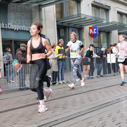 05.10.2025 - 20. swb-Marathon Bremen Strokosch-Dieckow http://msf.ph/oto/9249943 05.10.2025 10:53:37 Ziel 9313, 9456, 9494, 9520, 9548, 9701, 9807, 9835, 9934, 10019, 10046, 10075, 10163, 10416, 10484, 10616, 10631, 10662, 10696, 10785, 10906, 10966, 11141, 11151, 11152, 11303, 11339, 11347, 11383, 11432, 11445, 11533, 11593, 9313, 9456, 9494, 9520, 9548, 9701, 9807, 9835, 9934, 10019, 10046, 10075, 10163, 10416, 10484, 10616, 10631, 10662, 10696, 10785, 10906, 10966, 11141, 11151, 11152, 11303, 11339, 11347, 11383, 11432, 11445, 11533, 11593 meine-sportfotos.de