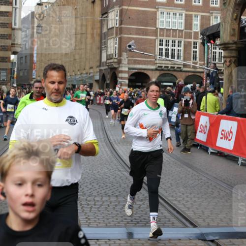 05.10.2025 - 20. swb-Marathon Bremen Yannick Fuchs http://msf.ph/oto/9249976 05.10.2025 10:53:25 Ziel 9263, 9449, 9539, 9834, 9956, 10242, 10317, 10460, 10806, 10958, 10993, 11175, 11377, 11510, 11512 meine-sportfotos.de