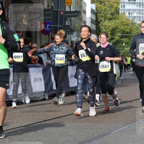 05.10.2025 - 20. swb-Marathon Bremen Strokosch-Dieckow http://msf.ph/oto/9249985 05.10.2025 11:00:29 Ziel 7178, 7215, 9173, 9177, 9271, 9531, 10063, 10067, 10071, 10079, 10217, 10504, 10794, 10930, 11003, 11071, 11255, 11511, 11534, 11595, 11610, 11619 meine-sportfotos.de