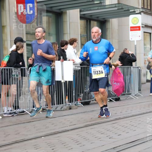 05.10.2025 - 20. swb-Marathon Bremen Strokosch-Dieckow http://msf.ph/oto/9250029 05.10.2025 10:53:42 Ziel 9313, 9402, 9456, 9520, 9548, 9701, 9807, 9835, 9900, 9935, 10019, 10046, 10075, 10163, 10484, 10533, 10616, 10631, 10662, 10696, 10785, 11151, 11152, 11203, 11303, 11339, 11347, 11432, 11445, 11449, 11533, 11593, 9313, 9402, 9456, 9520, 9548, 9701, 9807, 9835, 9900, 9935, 10019, 10046, 10075, 10163, 10484, 10533, 10616, 10631, 10662, 10696, 10785, 11151, 11152, 11203, 11303, 11339, 11347, 11432, 11445, 11449, 11533, 11593 meine-sportfotos.de