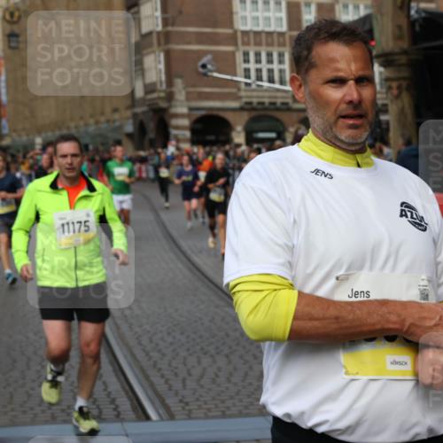 05.10.2025 - 20. swb-Marathon Bremen Yannick Fuchs http://msf.ph/oto/9250034 05.10.2025 10:53:26 Ziel 7251, 9263, 9539, 9834, 9956, 10317, 10460, 10806, 10958, 10993, 11174, 11175, 11377, 11510, 11512 meine-sportfotos.de