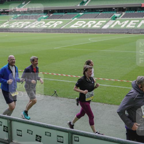 05.10.2025 - 20. swb-Marathon Bremen Michael Burmester http://msf.ph/oto/9250120 05.10.2025 10:40:05 Laufen im Stadion 7779, 7789, 7799, 7979, 9002, 9180, 9186, 9220, 9228, 9241, 9275, 9286, 9308, 9315, 9325, 9387, 9419, 9423, 9491, 9523, 9552, 9554, 9571, 9615, 9619, 9623, 9644, 9661, 9662, 9713, 9721, 9780, 9786, 9866, 9901, 9931, 9976, 10025, 10157, 10160, 10185, 10192, 10193, 10207, 10238, 10286, 10289, 10374, 10383, 10422, 10426, 10451, 10462, 10531, 10532, 10542, 10567, 10587, 10597, 10603, 10604, 10619, 10674, 10699, 10737, 10749, 11090, 11270, 7654, 9224 meine-sportfotos.de