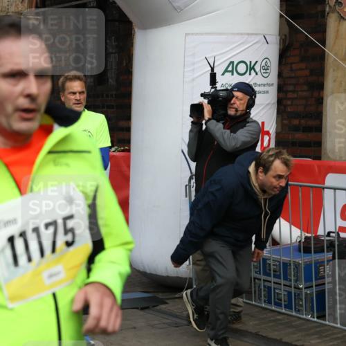05.10.2025 - 20. swb-Marathon Bremen Yannick Fuchs http://msf.ph/oto/9250154 05.10.2025 10:53:28 Ziel 7193, 7251, 9263, 9539, 9717, 9868, 9956, 10057, 10317, 10806, 10993, 11174, 11175, 11510 meine-sportfotos.de