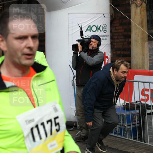 05.10.2025 - 20. swb-Marathon Bremen Yannick Fuchs http://msf.ph/oto/9250168 05.10.2025 10:53:28 Ziel 7193, 7251, 9263, 9539, 9717, 9868, 9956, 10057, 10317, 10806, 10993, 11174, 11175, 11510 meine-sportfotos.de