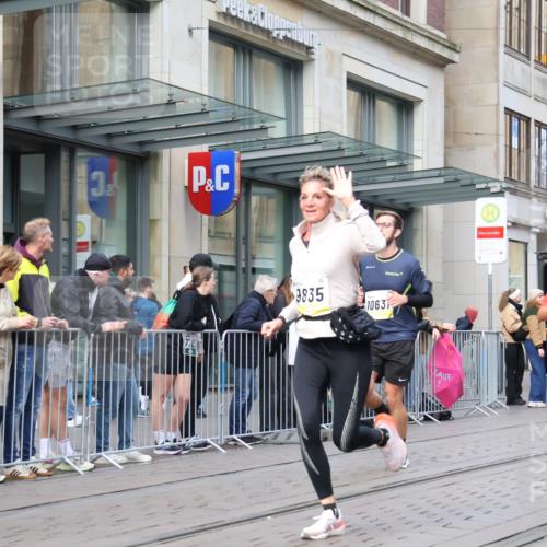 05.10.2025 - 20. swb-Marathon Bremen Strokosch-Dieckow http://msf.ph/oto/9250205 05.10.2025 10:53:48 Ziel 9313, 9402, 9456, 9520, 9548, 9574, 9807, 9835, 9900, 9935, 10019, 10075, 10163, 10234, 10402, 10484, 10533, 10631, 10662, 10785, 10915, 11151, 11152, 11203, 11303, 11339, 11347, 11432, 11449, 11593, 9313, 9402, 9456, 9520, 9548, 9574, 9807, 9835, 9900, 9935, 10019, 10075, 10163, 10234, 10402, 10484, 10533, 10631, 10662, 10785, 10915, 11151, 11152, 11203, 11303, 11339, 11347, 11432, 11449, 11593 meine-sportfotos.de