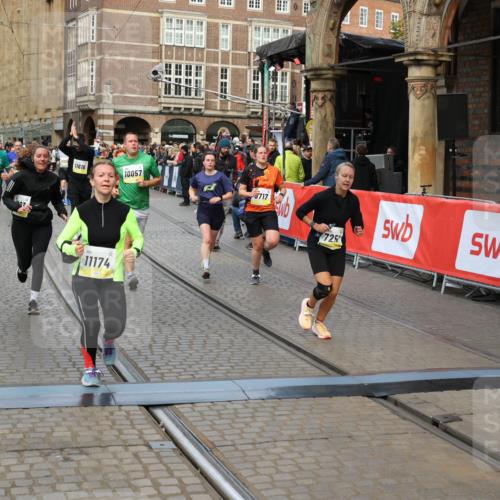 05.10.2025 - 20. swb-Marathon Bremen Yannick Fuchs http://msf.ph/oto/9250261 05.10.2025 10:53:29 Ziel 7193, 7251, 9263, 9539, 9717, 9868, 9956, 10057, 10302, 10317, 10335, 10806, 10993, 11174, 11175, 11510, 11616 meine-sportfotos.de