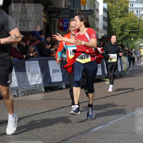 05.10.2025 - 20. swb-Marathon Bremen Strokosch-Dieckow http://msf.ph/oto/9250337 05.10.2025 11:00:35 Ziel 7178, 9177, 9271, 9272, 9531, 9858, 10063, 10079, 10518, 11003, 11034, 11071, 11162, 11255, 11511, 11534, 11610 meine-sportfotos.de