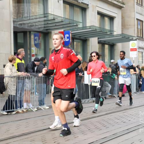 05.10.2025 - 20. swb-Marathon Bremen Strokosch-Dieckow http://msf.ph/oto/9250403 05.10.2025 10:53:54 Ziel 9402, 9407, 9520, 9574, 9807, 9835, 9900, 9935, 10019, 10075, 10097, 10234, 10402, 10533, 10631, 10662, 10915, 11040, 11151, 11203, 11271, 11303, 11339, 11347, 11432, 11449, 11593, 9402, 9407, 9520, 9574, 9807, 9835, 9900, 9935, 10019, 10075, 10097, 10234, 10402, 10533, 10631, 10662, 10915, 11040, 11151, 11203, 11271, 11303, 11339, 11347, 11432, 11449, 11593 meine-sportfotos.de