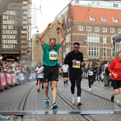 05.10.2025 - 20. swb-Marathon Bremen Yannick Fuchs http://msf.ph/oto/9250460 05.10.2025 10:53:32 Ziel 7193, 7251, 9263, 9539, 9717, 9868, 9957, 10057, 10302, 10317, 10335, 10369, 10468, 10655, 10934, 11174, 11175, 11545, 11616, 11716 meine-sportfotos.de