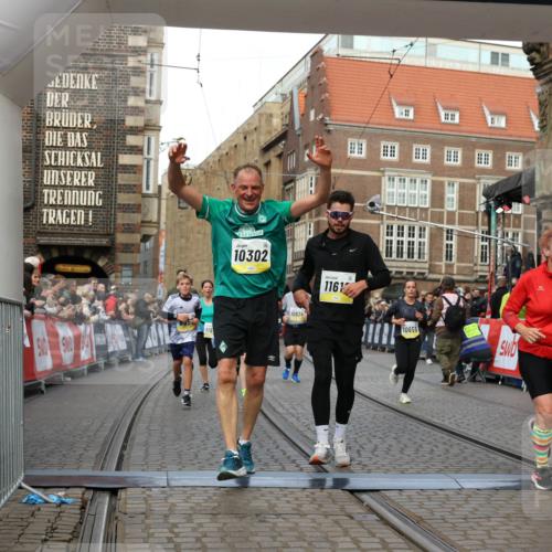 05.10.2025 - 20. swb-Marathon Bremen Yannick Fuchs http://msf.ph/oto/9250478 05.10.2025 10:53:32 Ziel 7193, 7251, 9263, 9539, 9717, 9868, 9957, 10057, 10302, 10317, 10335, 10369, 10468, 10655, 10934, 11174, 11175, 11545, 11616, 11716 meine-sportfotos.de