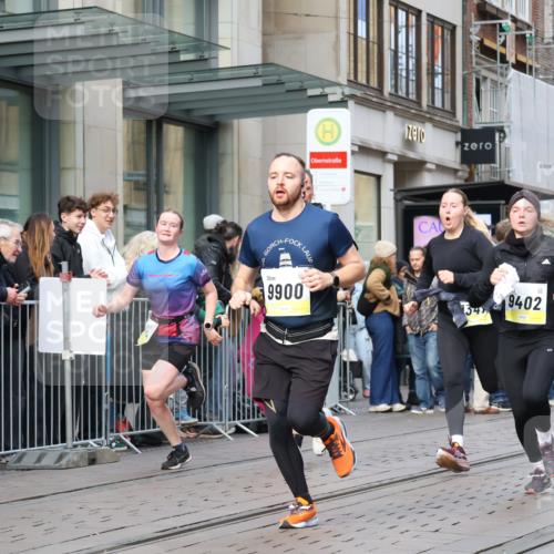 05.10.2025 - 20. swb-Marathon Bremen Strokosch-Dieckow http://msf.ph/oto/9250497 05.10.2025 10:53:57 Ziel 9392, 9402, 9407, 9574, 9633, 9900, 9935, 10019, 10032, 10097, 10234, 10402, 10533, 10631, 10662, 10810, 10915, 11040, 11151, 11203, 11271, 11303, 11347, 11432, 11449, 9392, 9402, 9407, 9574, 9633, 9900, 9935, 10019, 10032, 10097, 10234, 10402, 10533, 10631, 10662, 10810, 10915, 11040, 11151, 11203, 11271, 11303, 11347, 11432, 11449 meine-sportfotos.de