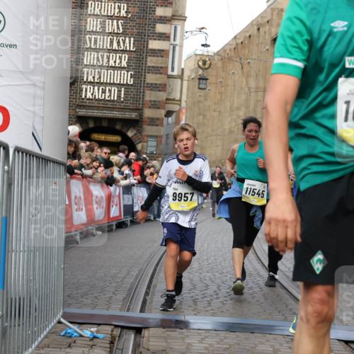 05.10.2025 - 20. swb-Marathon Bremen Yannick Fuchs http://msf.ph/oto/9250579 05.10.2025 10:53:34 Ziel 7193, 7251, 9263, 9539, 9717, 9868, 9957, 10057, 10302, 10317, 10335, 10369, 10468, 10655, 10934, 11174, 11545, 11616, 11716 meine-sportfotos.de
