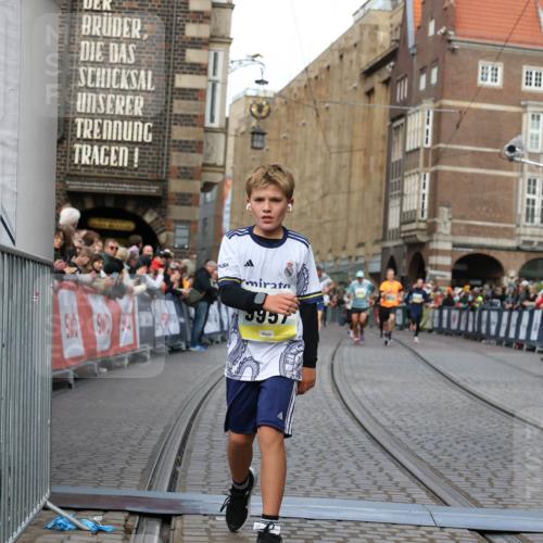 05.10.2025 - 20. swb-Marathon Bremen Yannick Fuchs http://msf.ph/oto/9250664 05.10.2025 10:53:36 Ziel 7193, 7251, 9717, 9868, 9957, 10057, 10302, 10335, 10369, 10468, 10655, 10934, 11174, 11545, 11616, 11716 meine-sportfotos.de