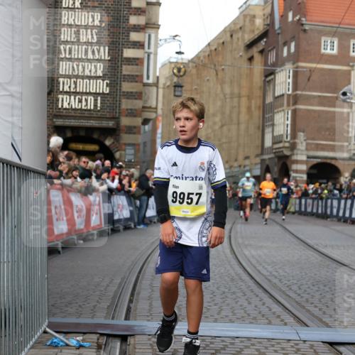 05.10.2025 - 20. swb-Marathon Bremen Yannick Fuchs http://msf.ph/oto/9250686 05.10.2025 10:53:36 Ziel 7193, 7251, 9717, 9868, 9957, 10057, 10302, 10335, 10369, 10468, 10655, 10934, 11174, 11545, 11616, 11716 meine-sportfotos.de
