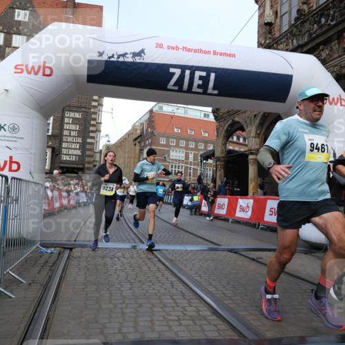 05.10.2025 - 20. swb-Marathon Bremen Yannick Fuchs http://msf.ph/oto/9250795 05.10.2025 10:53:42 Ziel 9238, 9461, 9464, 9569, 10310, 10369, 10468, 10642, 10925, 10934, 11246, 11545 meine-sportfotos.de